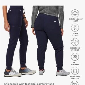 Figs Women’s Zamora Jogger Scrub Pants.
